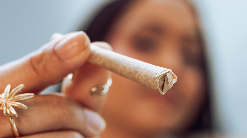 10 Celebrities Who Smoke Cannabis